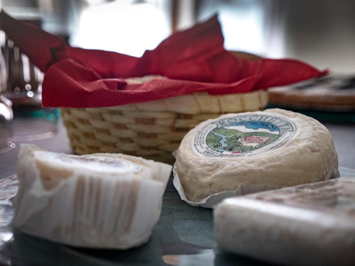 I Quattro Grappoli Panzió Neive Kültér fotó