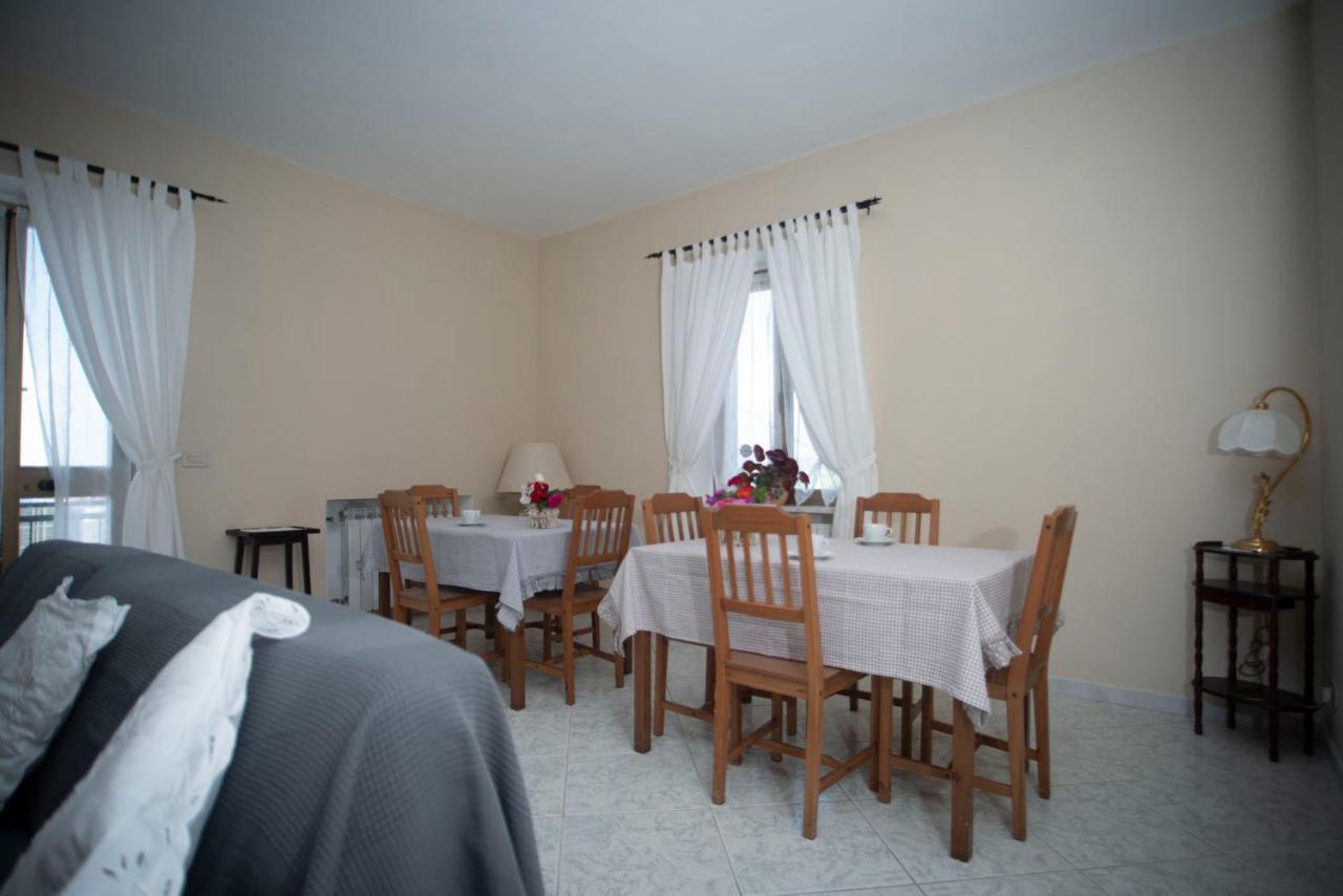 I Quattro Grappoli Panzió Neive Kültér fotó