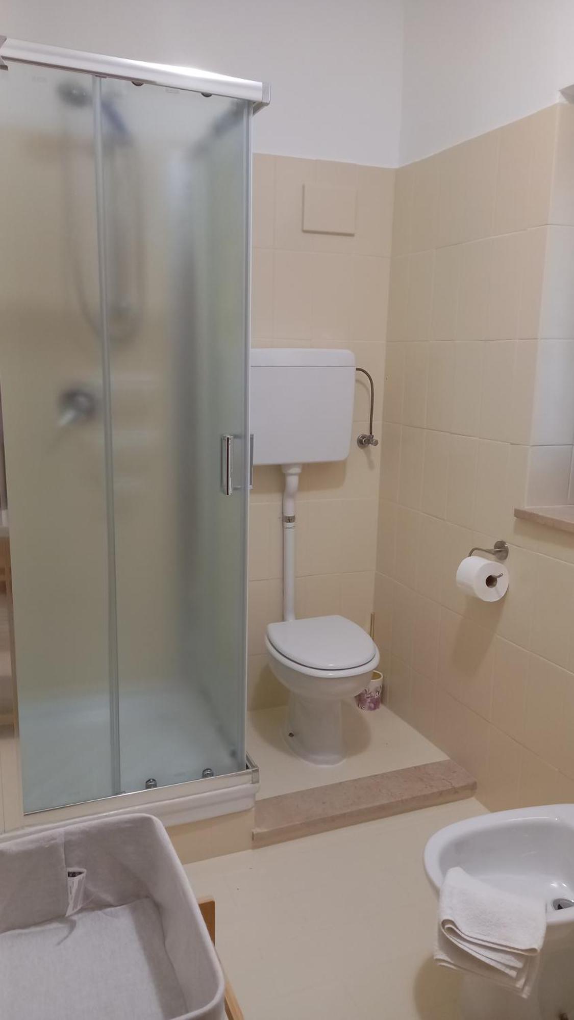 I Quattro Grappoli Panzió Neive Szoba fotó